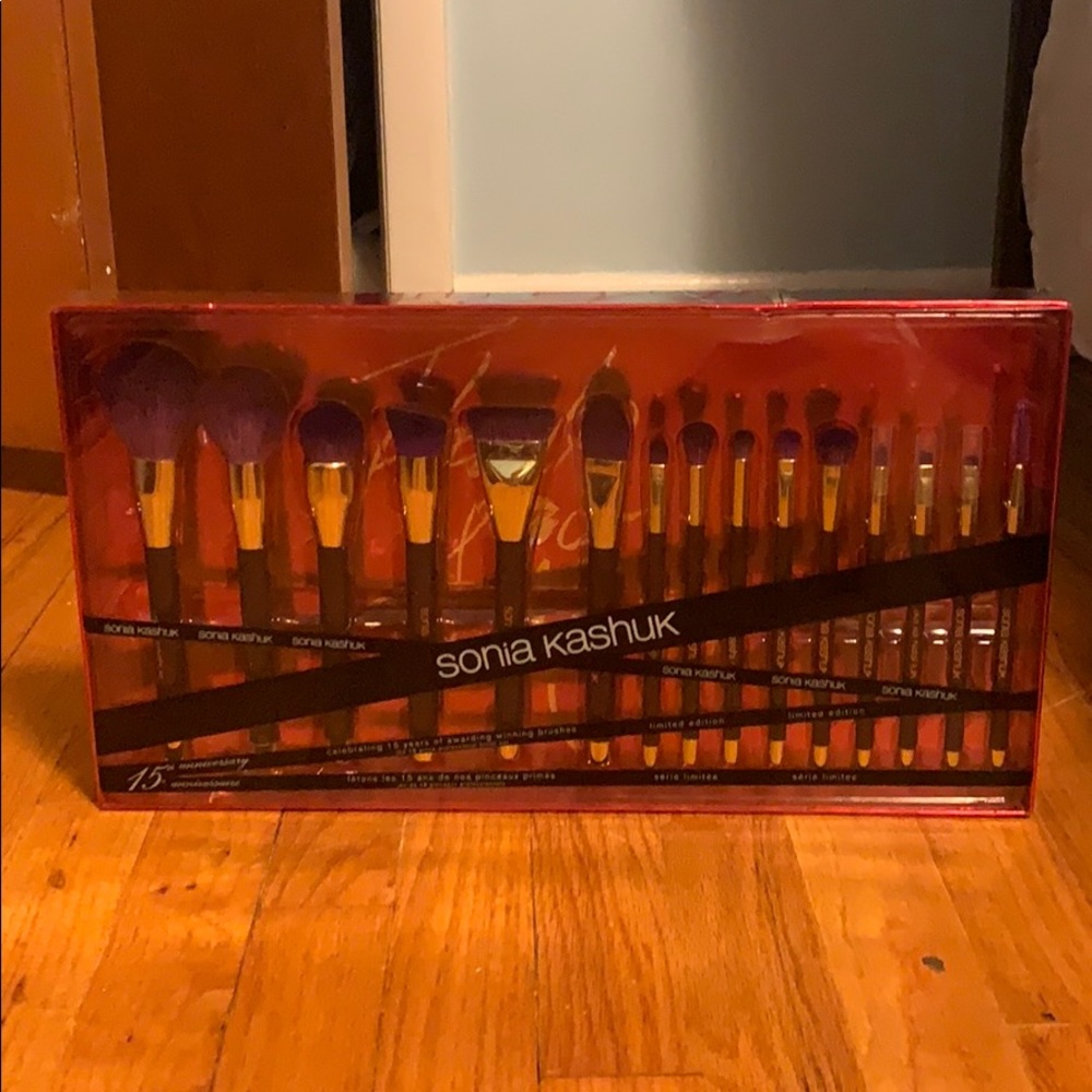 Sonia Kashuk limited edition NEW brushes  sold out